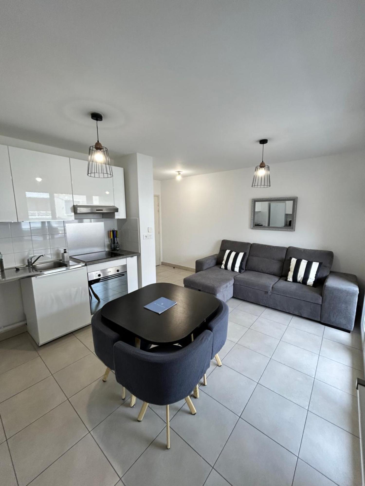 Appartement Avec Terrasse Et Box Entre Plages Et Nature マルセイユ エクステリア 写真